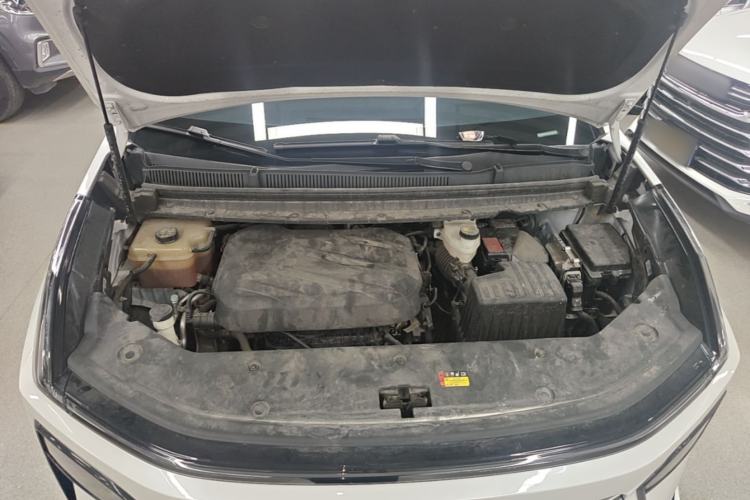 Used SAIC MAXUS G70 2024 2.0T Automatic Flagship Version 7 Seats Engine Bay