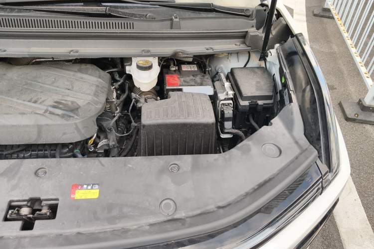Used SAIC MAXUS G70 2024 2.0T Automatic Flagship Version 6 Seats Engine Bay Left