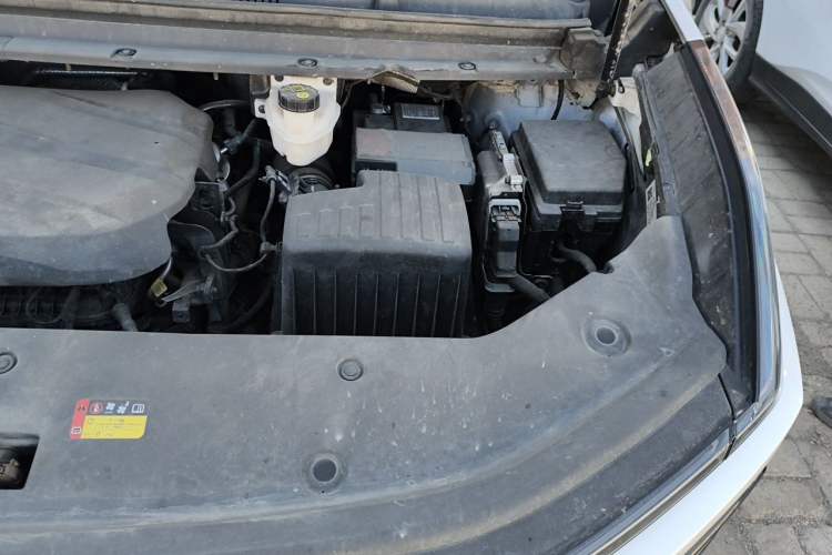 Used SAIC MAXUS G70 2024 2.0T Automatic Luxury Edition 7 Seats Engine Bay Left