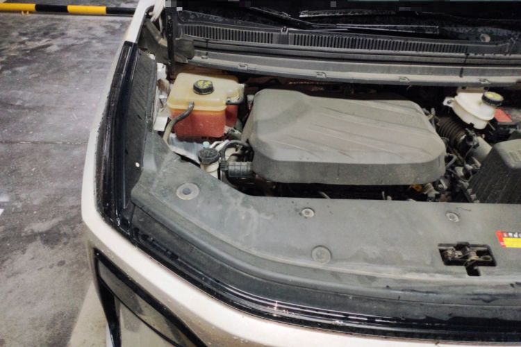 Used SAIC MAXUS G70 2024 2.0T Automatic Flagship Version 7 Seats Engine Bay Right