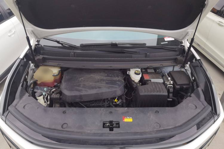 Used SAIC MAXUS G70 2024 2.0T Automatic Flagship Version 7 Seats Engine Bay