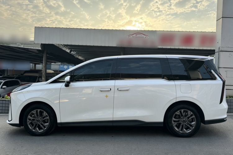 Used SAIC MAXUS G70 2024 2.0T Automatic Luxury Edition 7 Seats Exterior 10