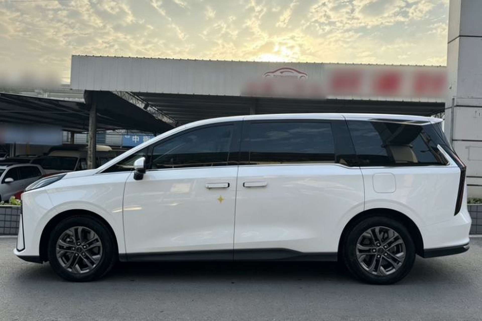 Used SAIC MAXUS G70 2024 2.0T Automatic Luxury Edition 7 Seats Exterior 10
