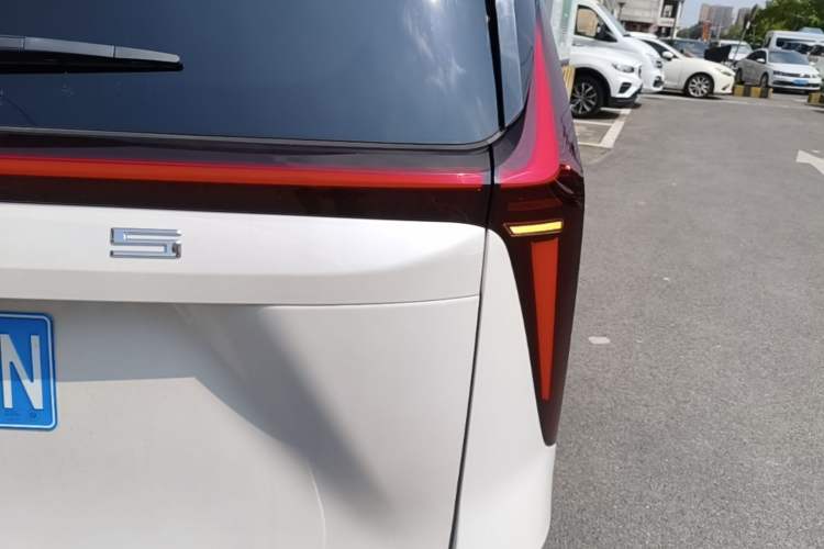 Used SAIC MAXUS G70 2024 2.0T Automatic Flagship Version 7 Seats Exterior 3