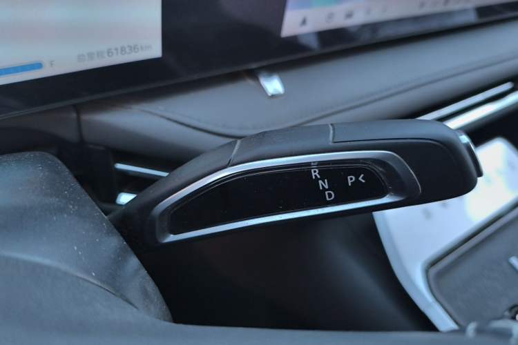 Used SAIC MAXUS G70 2024 2.0T Automatic Luxury Edition 7 Seats Gear Lever