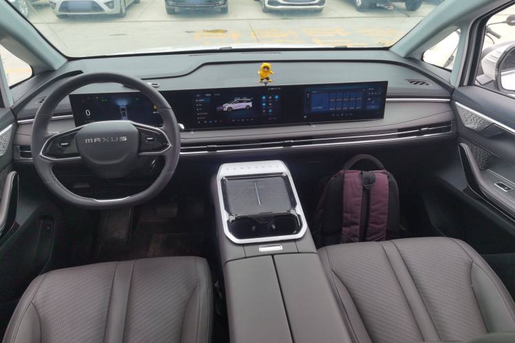 Used SAIC MAXUS G70 2024 2.0T Automatic Flagship Version 7 Seats Interior 2