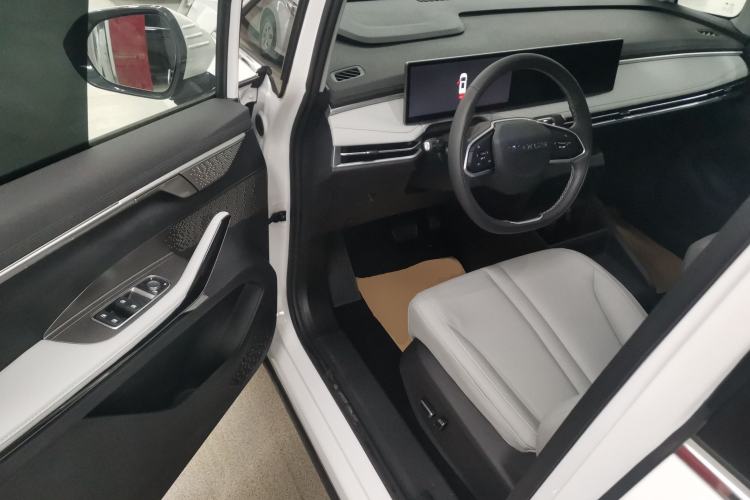Used SAIC MAXUS G70 2024 2.0T Automatic Comfort Edition 7-Seater Interior 3