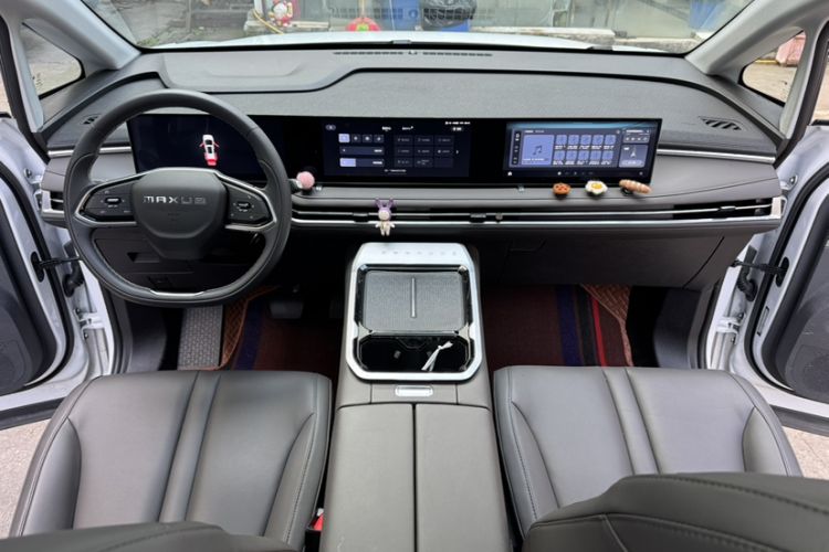 Used SAIC MAXUS G70 2024 2.0T Automatic Luxury Edition 7 Seats Interior 3