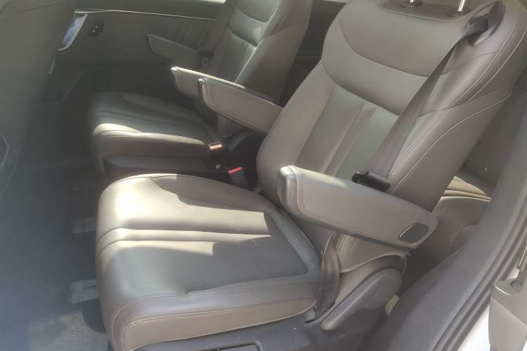 Used SAIC MAXUS G70 2024 2.0T Automatic Luxury Edition 7 Seats Interior 4