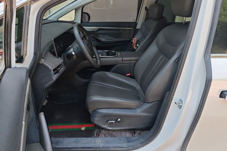 Used SAIC MAXUS G70 2024 2.0T Automatic Luxury Edition 7 Seats Left Front Seat