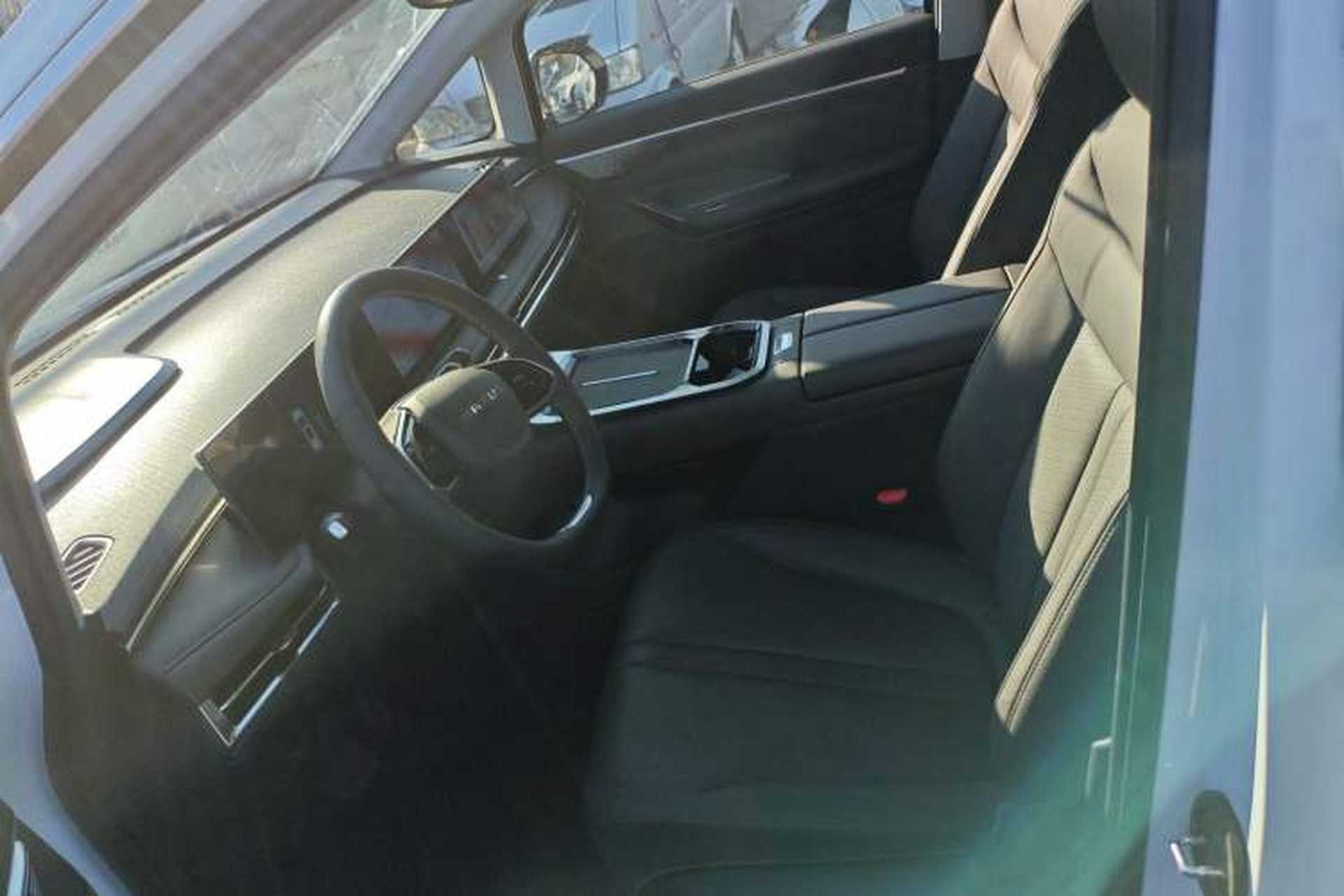 Used SAIC MAXUS G70 2024 2.0T Automatic Flagship Version 7 Seats Left Front Seat