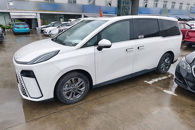 Used SAIC MAXUS G70 2024 2.0T Automatic Luxury Edition 7 Seats Left Side