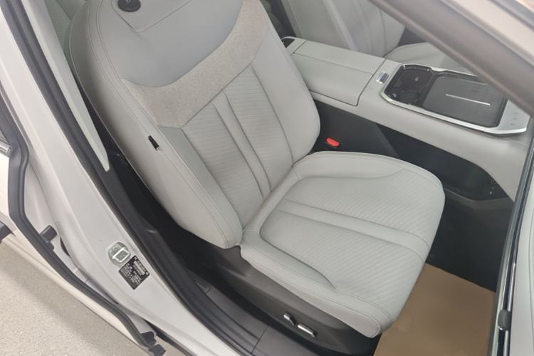 Used SAIC MAXUS G70 2024 2.0T Automatic Flagship Version 7 Seats Right Front Seat