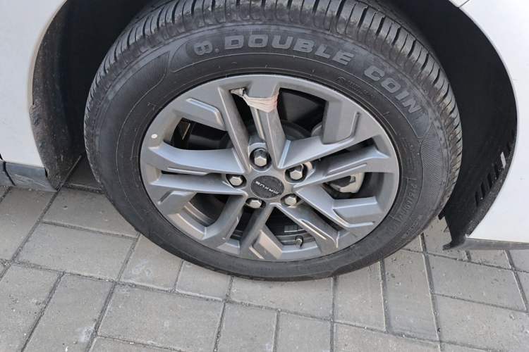 Used SAIC MAXUS G70 2024 2.0T Automatic Luxury Edition 7 Seats Right Front Wheel Hub