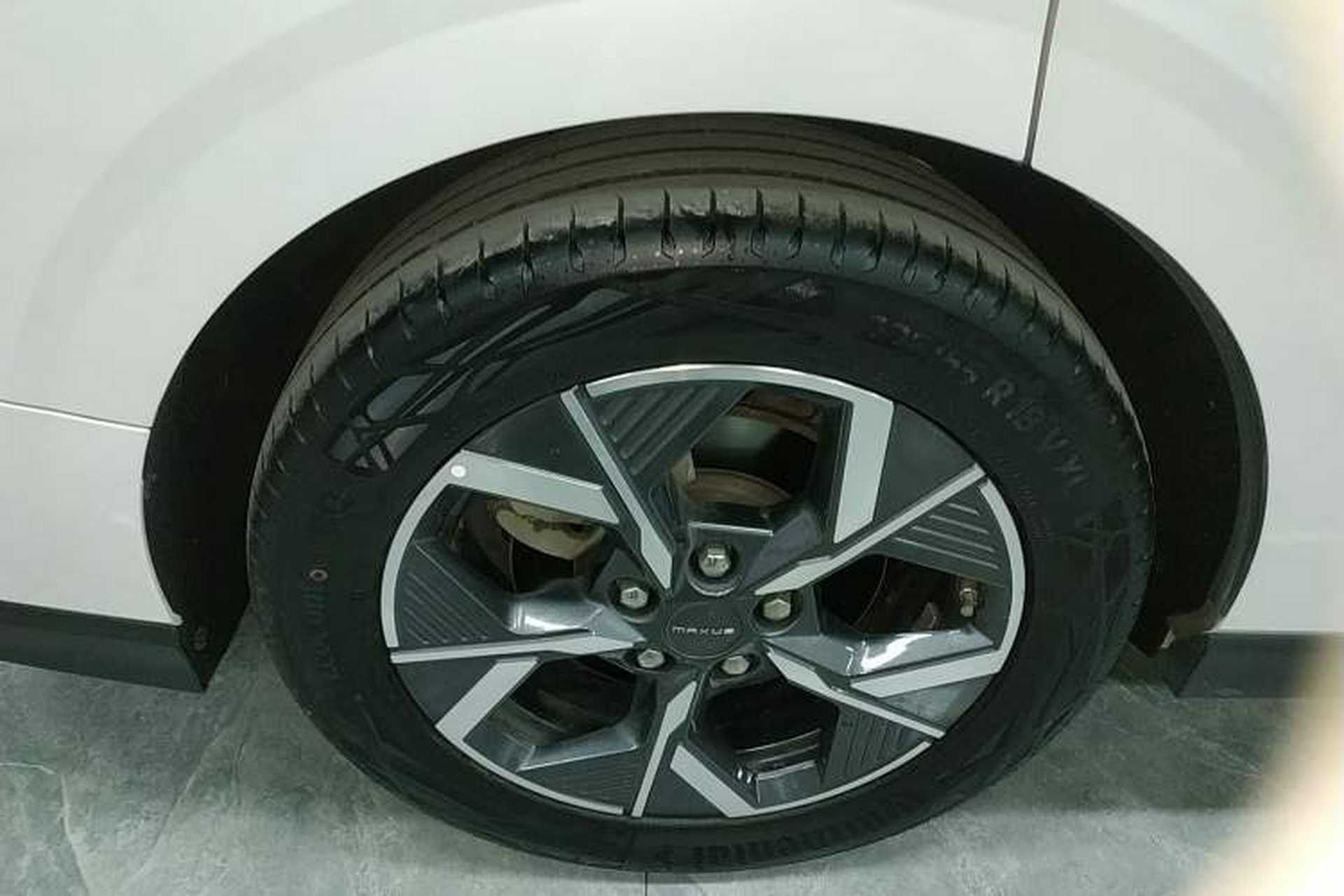 Used SAIC MAXUS G70 2024 2.0T Automatic Flagship Version 7 Seats Right Rear Wheel Hub