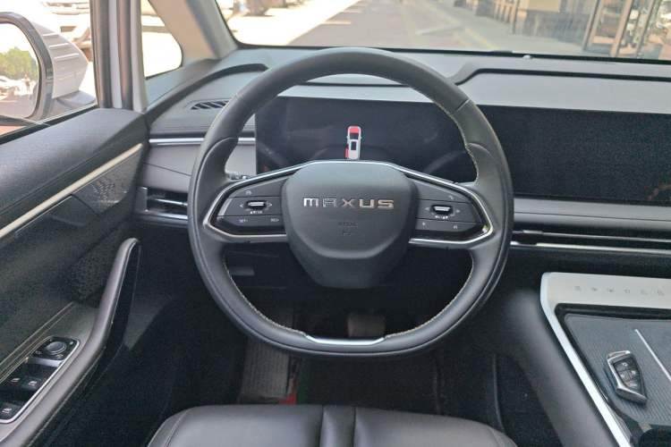 Used SAIC MAXUS G70 2024 2.0T Automatic Luxury Edition 7 Seats Steering Wheel