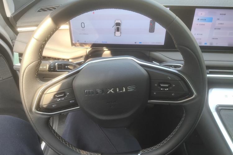 Used SAIC MAXUS G70 2024 2.0T Automatic Luxury Edition 7 Seats Steering Wheel