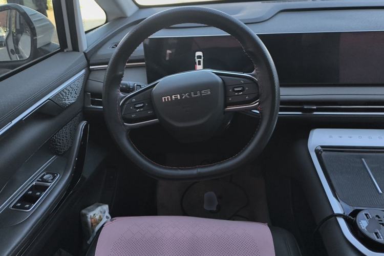 Used SAIC MAXUS G70 2024 2.0T Automatic Luxury Edition 7 Seats Steering Wheel