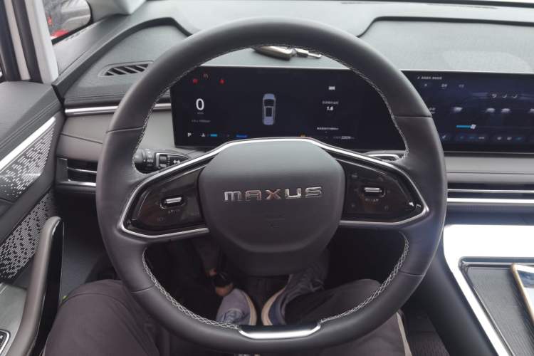 Used SAIC MAXUS G70 2024 2.0T Automatic Flagship Version 7 Seats Steering Wheel