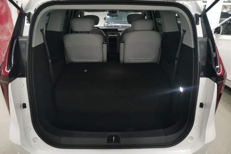 Used SAIC MAXUS G70 2024 2.0T Automatic Comfort Edition 7-Seater Trunk