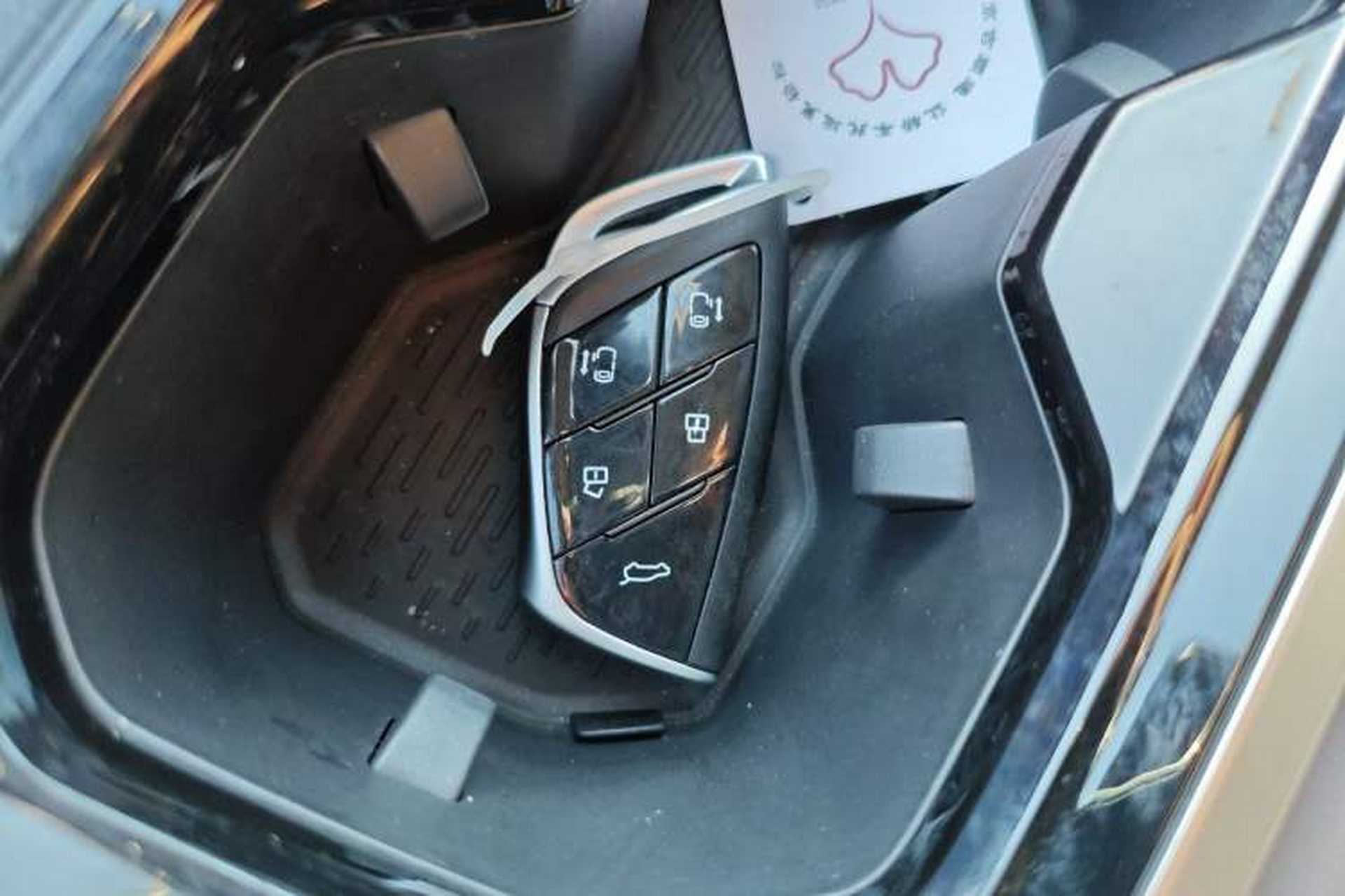 Used SAIC MAXUS G70 2024 2.0T Automatic Flagship Version 7 Seats Vehicle Key