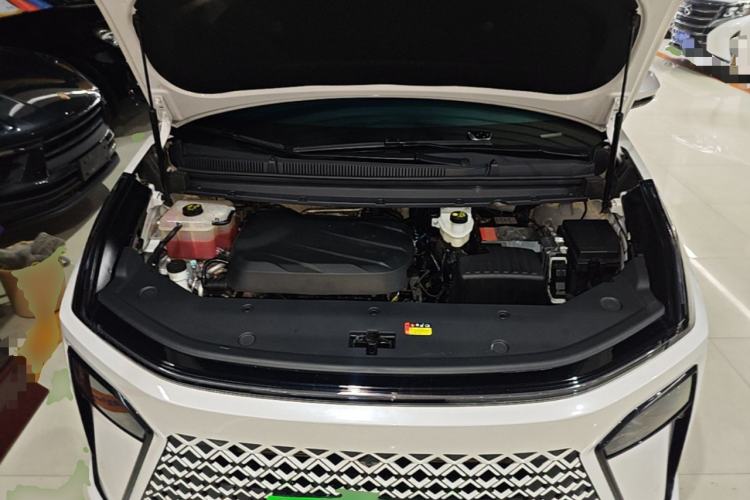 Used SAIC MAXUS G70 2025 2.0T Automatic Luxury Edition 7 Seats Engine Bay