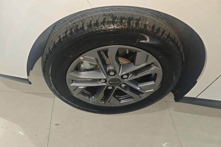 Used SAIC MAXUS G70 2025 2.0T Automatic Luxury Edition 7 Seats Left Front Wheel Hub
