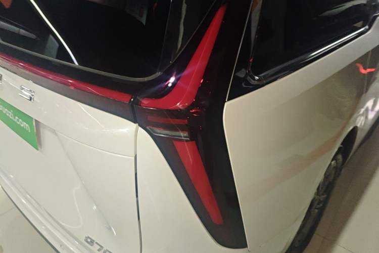 Used SAIC MAXUS G70 2025 2.0T Automatic Luxury Edition 7 Seats Right Rear Taillight