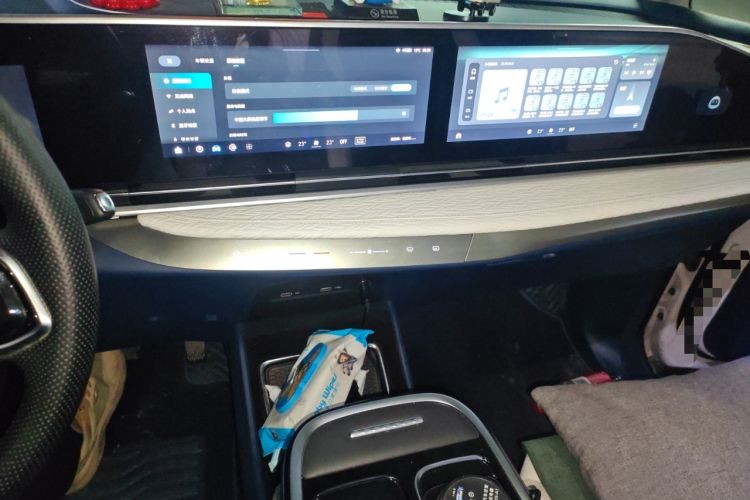Used SAIC MAXUS G90 2022 2.0T Starry Seven-Seater Audio And AC Panel