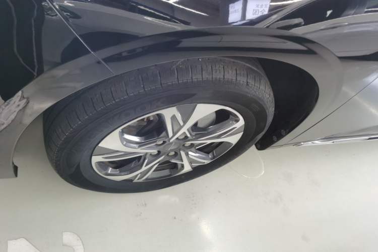 Used SAIC MAXUS G90 2022 2.0T Galaxy Seven-Seater Version Exterior 2