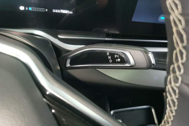 Used SAIC MAXUS G90 2022 2.0T Galaxy Seven-Seater Version Gear Lever