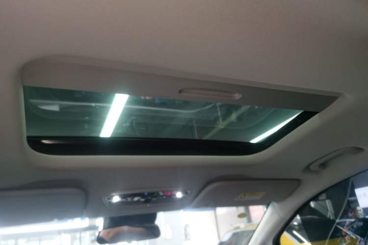 Used SAIC MAXUS G90 2022 2.0T Galaxy Seven-Seater Version Headliner