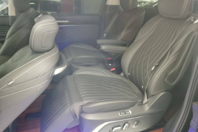 Used SAIC MAXUS G90 2022 2.0T Galaxy Seven-Seater Version Interior 4