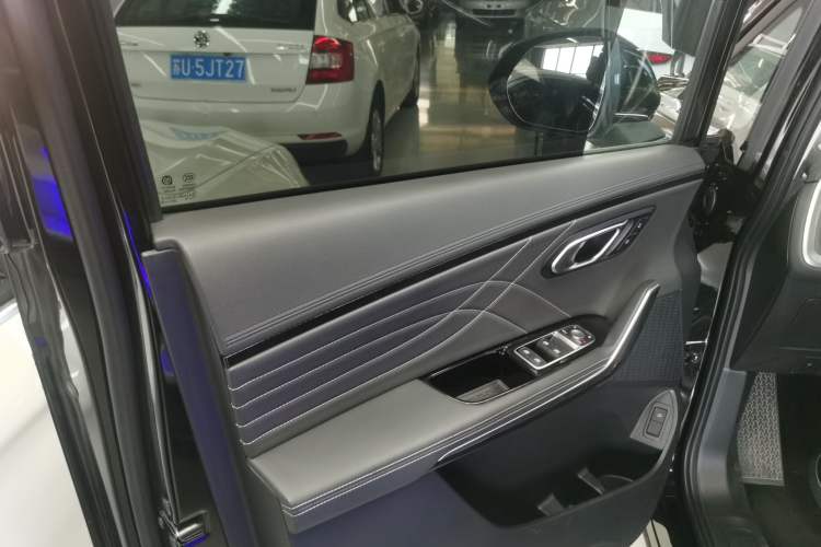 Used SAIC MAXUS G90 2022 2.0T Galaxy Seven-Seater Version Interior 7