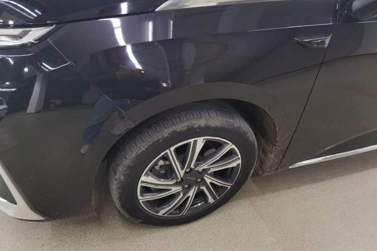 Used SAIC MAXUS G90 2022 2.0T Interstellar Seven-Seater Left Front Wheel Hub