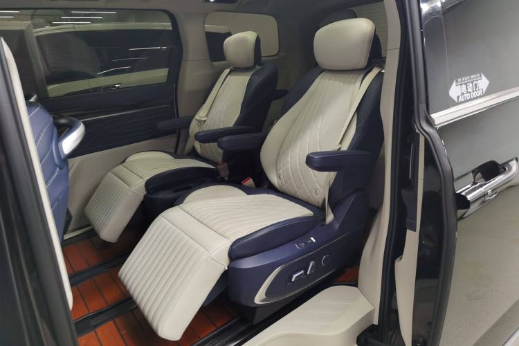 Used SAIC MAXUS G90 2022 2.0T Interstellar Seven-Seater Left Rear Seat