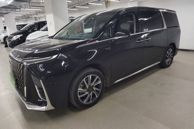 Used SAIC MAXUS G90 2022 2.0T Interstellar Seven-Seater Left Side