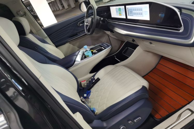 Used SAIC MAXUS G90 2022 2.0T Interstellar Seven-Seater Right Front Seat