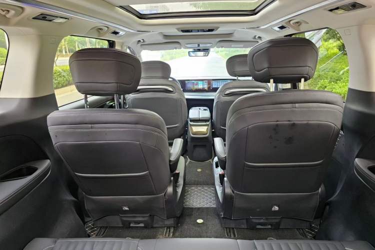 Used SAIC MAXUS G90 2022 2.0T Xingyun Seven-Seater Version Interior 2
