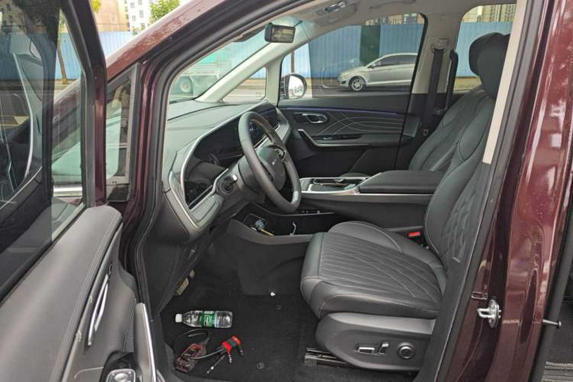 Used SAIC MAXUS G90 2022 2.0T Xingyun Seven-Seater Version Left Front Seat
