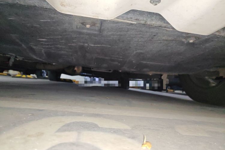 Used SAIC MAXUS G90 2022 2.0T Starry Seven-Seater Chassis Front