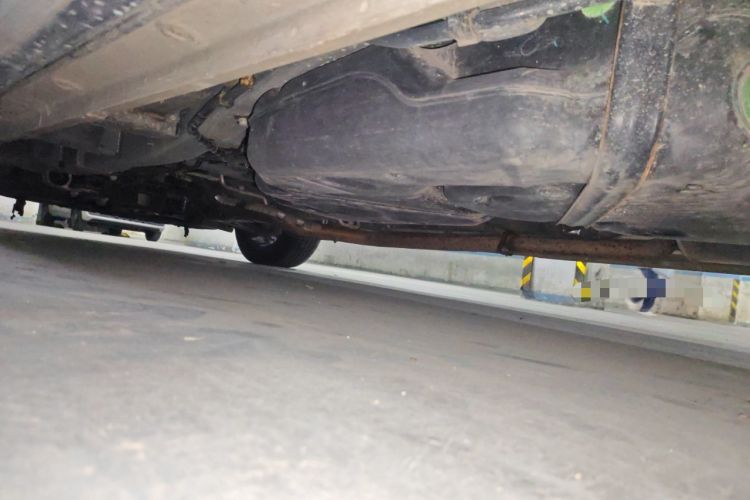 Used SAIC MAXUS G90 2022 2.0T Starry Seven-Seater Chassis Rear Left