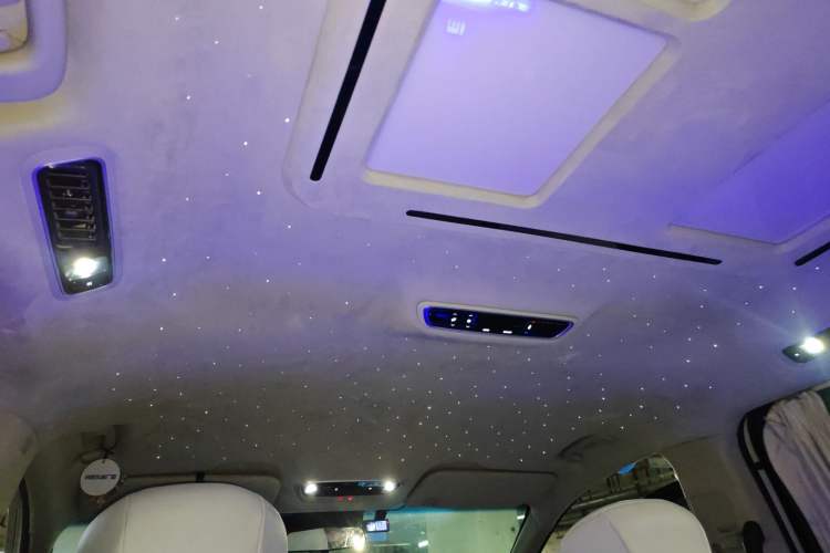 Used SAIC MAXUS G90 2022 2.0T Starry Seven-Seater Headliner