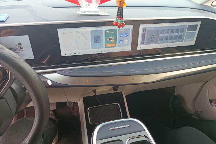 Used SAIC MAXUS G90 2022 2.0T Xingyun Seven-Seater Version Audio And AC Panel