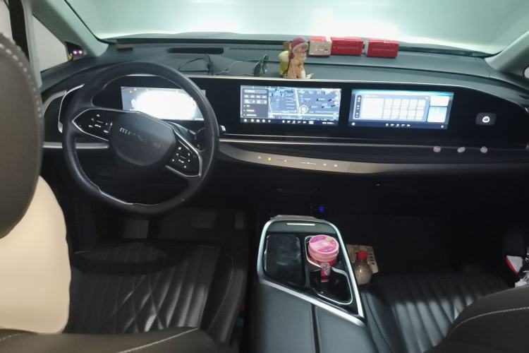 Used SAIC MAXUS G90 2022 2.0T Interstellar Flagship Edition Center Console