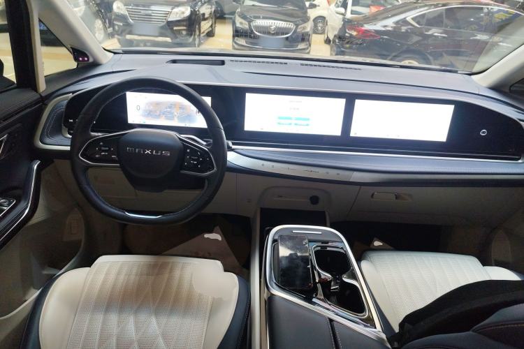 Used SAIC MAXUS G90 2022 2.0T Interstellar Seven-Seater Center Console