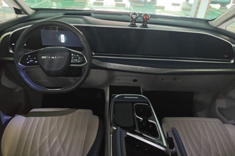Used SAIC MAXUS G90 2022 2.0T Interstellar Seven-Seater Center Console