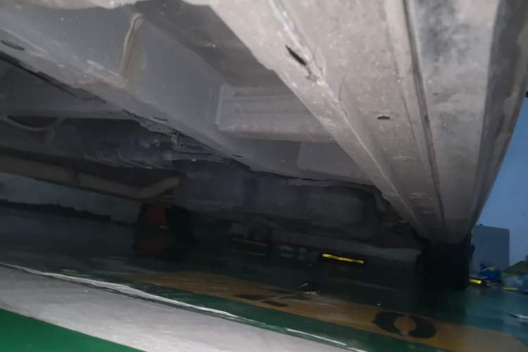 Used SAIC MAXUS G90 2022 2.0T Interstellar Seven-Seater Chassis Front Left
