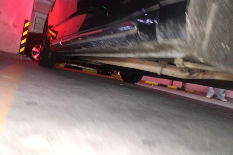 Used SAIC MAXUS G90 2022 2.0T Galaxy Seven-Seater Version Chassis Front Right