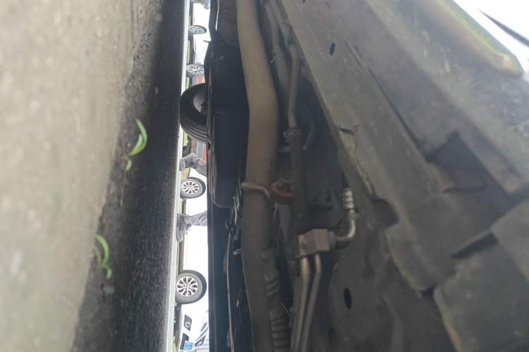 Used SAIC MAXUS G90 2022 2.0T Starry Seven-Seater Chassis Front Right